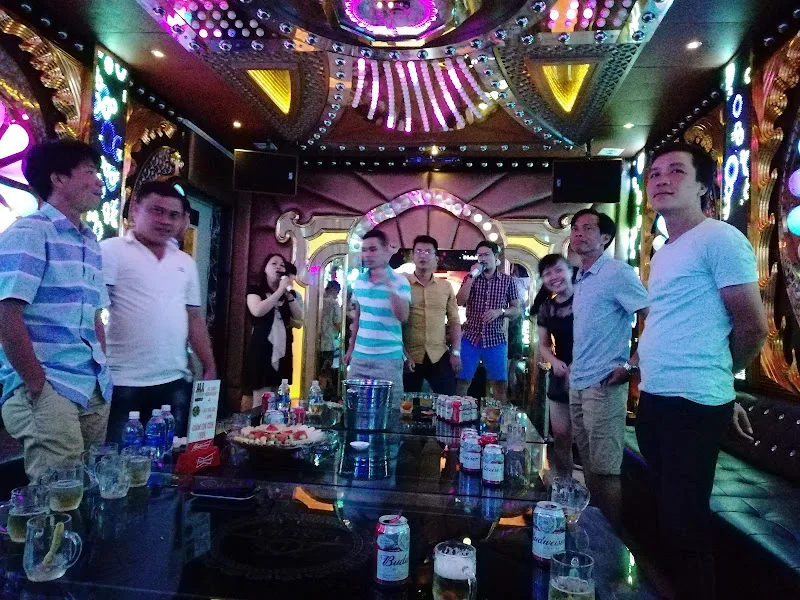 크라운 가라오케 - 나트랑 한인가라오케 내부 사진 3