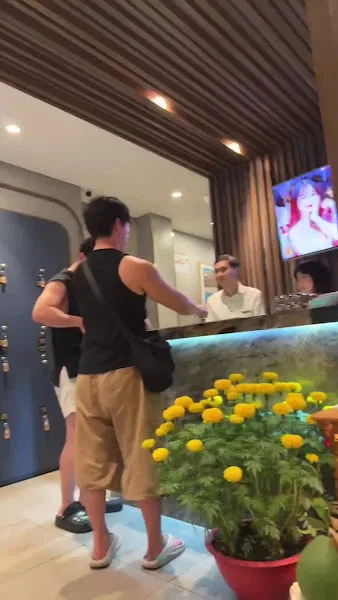 호치민 VIP 이발소 외관·간판 사진